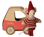 Souris de Noël, Petite sœur dans une boîte en forme de voiture