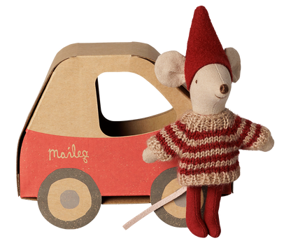 Souris de Noël, Petite sœur dans une boîte en forme de voiture